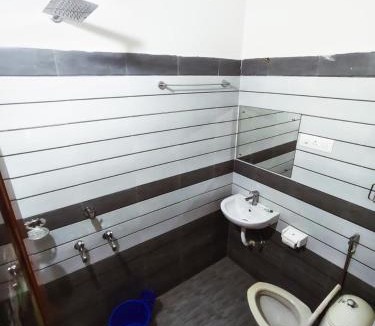 Kovalam Apartment | J & J Residential Homestay