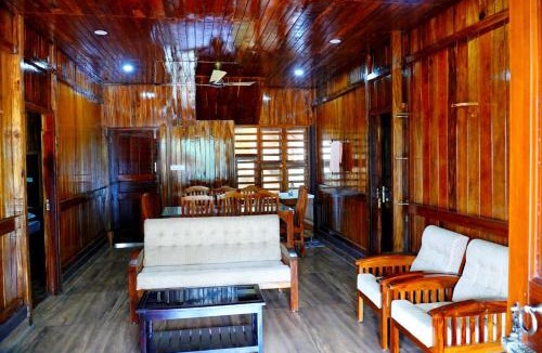 Athirapally Villa | Jackroot Heritage wood villa Athirappilly