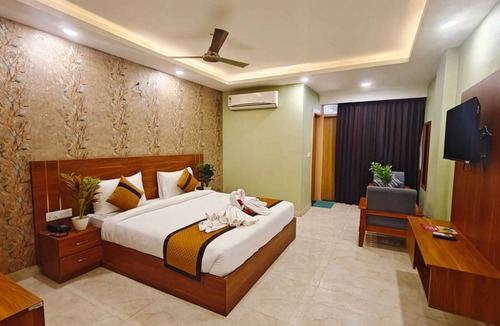 IMT Manesar Hotel | JPS Palm Inn, Near Maruti Suzuki Manesar