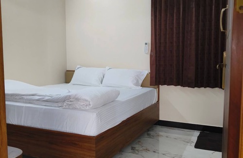 Palani Hotel | Kandhaguru Residency