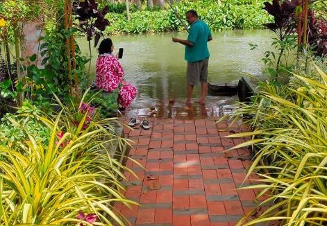 Arpookara Hotel | Kgees Stay Pool Day Out & Boating Ettumanoor Thellakom Couple Friendly