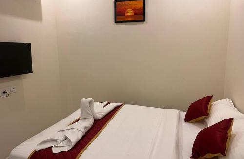Kuilapalayam Hotel | La Coral Residency