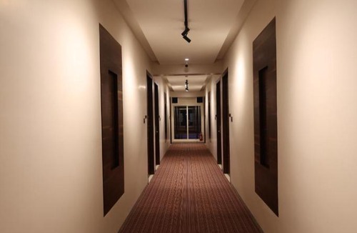 Mumbai Hotel | La Fenice Resort Madh Island