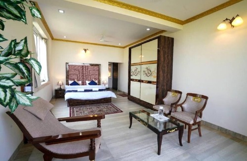Wai Villa | Lakeview Villa by Madstays, Panchgani