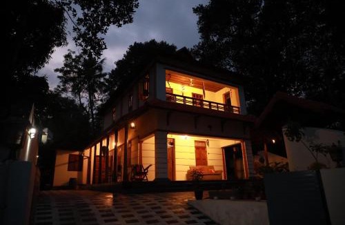 Venganoor House | Lakeview Villa - Homestay Near Kovalam