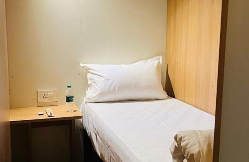 Madiwala Cabin | Lowfare Hotels Bengaluru