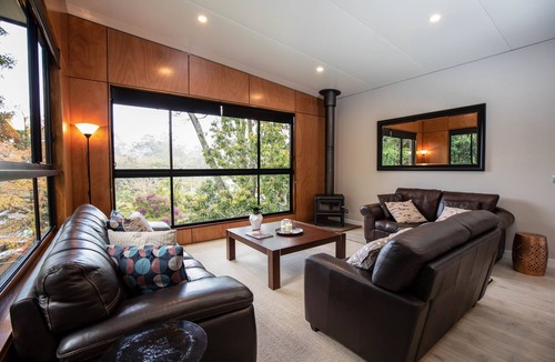 Springbrook House | Luxury Accomodation in Rainforest Retreat. Pet friendly house.