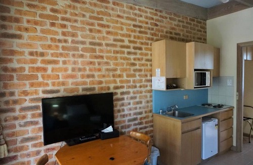 Cranbourne Hotel | Mahogany Park