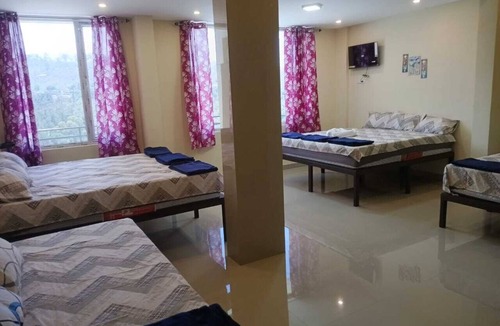 Kodaikanal Bed & Breakfast | Malabar Cottage - 6-BR Boutique Guest House - 26 Pax - Mountain View