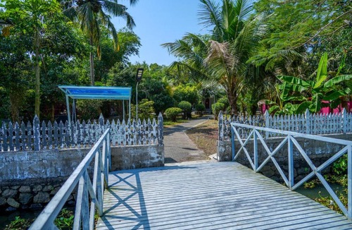 Poochakkal House | Mannath Lake House