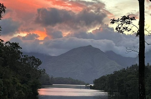 Thariyode House | Marvelous 2-bedroom bungalow, tranquility at our dam-facing Banasura Sagar Dam.