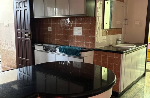 Nungambakkam Apartment | Marvelous 3-bedroom apartment with AC in vibrant Chennai
