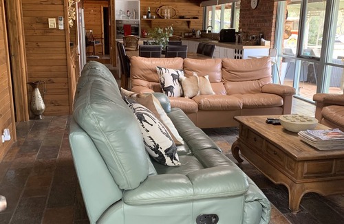 Taylor Bay House | "MERRIVALE" ABSOLUTE UNOBSTRUCTED WATER VIEWS