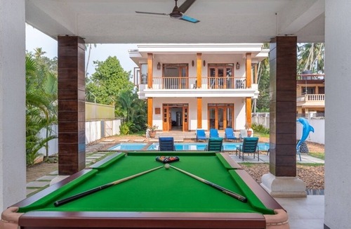Gauravaddo Villa | Mingle with the Stars in an Open to Sky Bathroom
