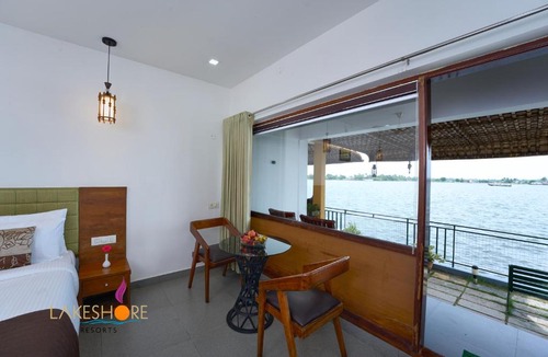 Alappuzha Resort | MIRAS PMC Lakeshore Resort