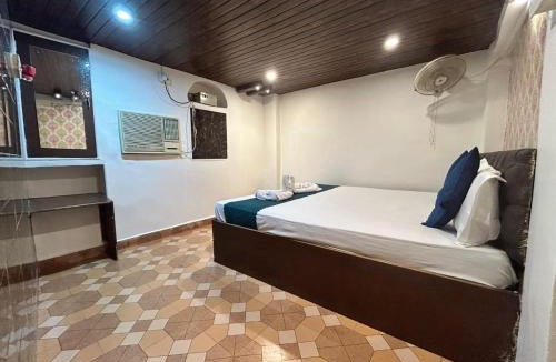 Khattalwada House | New Banaras Paying Guest House