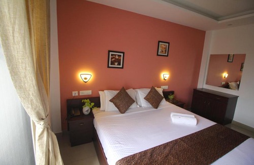 Kaloor Hotel | North Centre