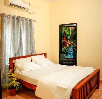 Alwaye Villa | Orange Villa -3 AC Rooms Near Airport
