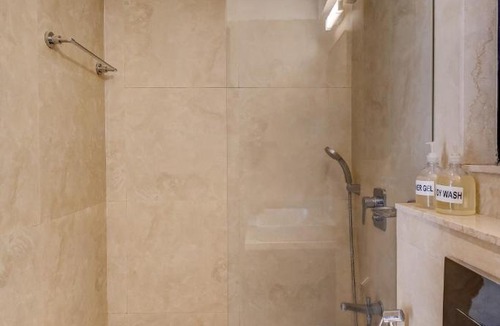 Kurla Apartment | OV Premium Apartments near BKC by Square One Stays
