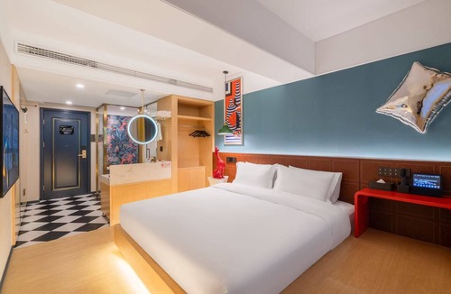 Xuanwu Hotel | Parkside Inn