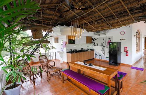 Alwaye House | Parudeesa - Luxurious Palace look with pool-Near CBD - Kerala - India with Breakfast