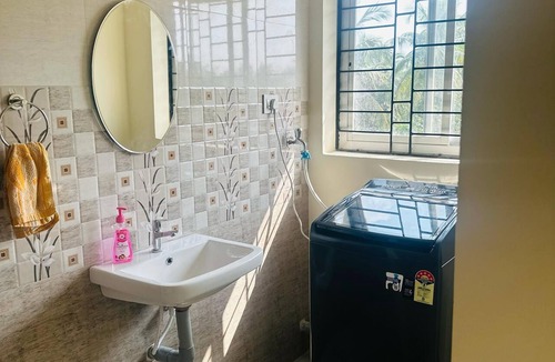 Karwar Apartment | Peaceful 1-bedroom apartment with AC in charming Majali