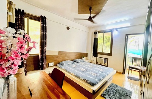 Versova Bed & Breakfast | Peaceful 2BHK in Versova Mumbai with multiple balconies