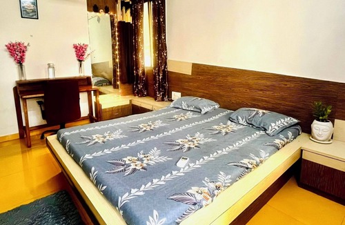 Versova Bed & Breakfast | Peaceful 2BHK in Versova Mumbai with multiple balconies