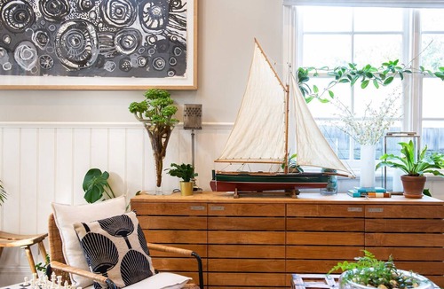 Sandringham House | Pet Friendly - Sandy Village Retreat Heated Pool Bay Views