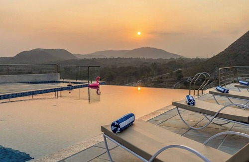 Eklingji Villa | PH villa by Oruvillas