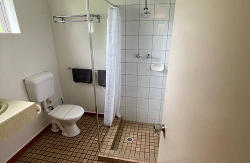 Katherine Hotel | Pine Tree Motel