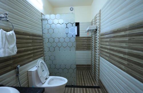 Kuttikkanam Apartment | Plachoos Gardens - Private Luxury Pool Villa in Kuttikkanam