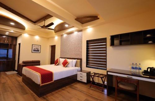 Kuttikkanam Apartment | Plachoos Gardens - Private Luxury Pool Villa in Kuttikkanam