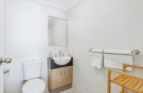 Parramatta Park Apartment | Poolside on Martyn- Direct pool access