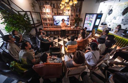 Chengdu City Centre Hostel | POSHPACKER - Chengdu Local Tea Hostel
