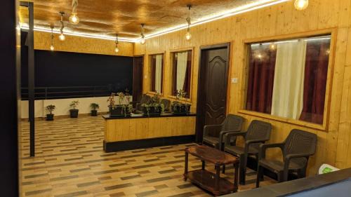 Vattakanal House | Prince Wood House - Cozy Wooden Home I