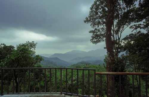 Talipparamba Villa | Private 3-Bedroom Villa with Wi-Fi, Peaceful Hilltop Views & Relaxing Ambience