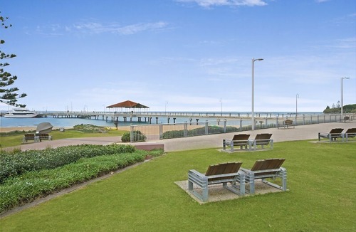 Redcliffe Hotel | Proximity Waterfront Apartments