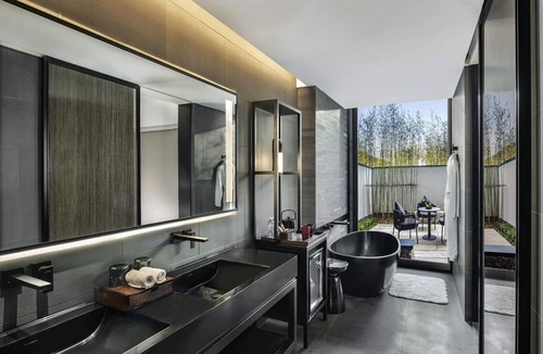 Wanli District Hotel | Pullman Nanchang Meiling
