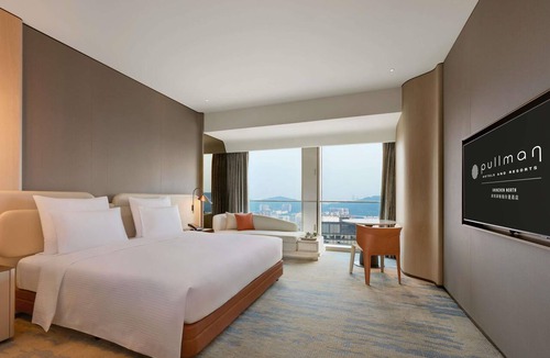 Longhua District Hotel | Pullman Shenzhen North