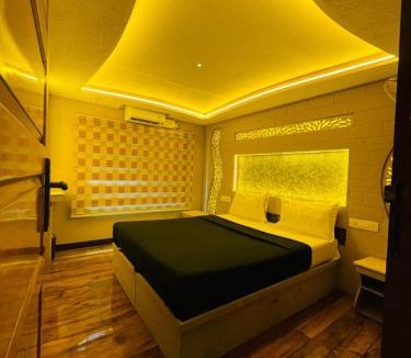Erezha Boat Rental | Punjab Adventure Travels Houseboat Alleppey