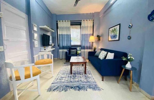 Pali Hill Apartment | Rahat Manzil- The Old Warm Charm 2 Bedroom Apartment in Khar West by Connekt Homes
