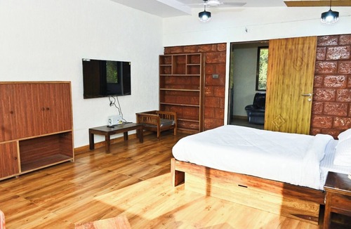 Poladpur Hotel | Raj Shrigar