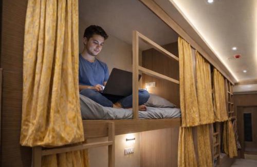 Kurla Hostel | Relax Kurla Dormitory