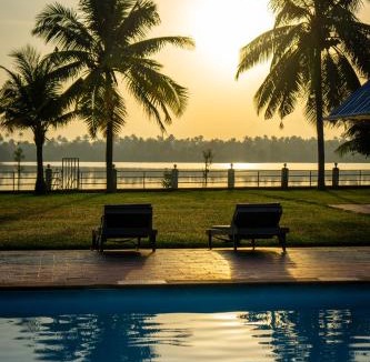 Vypin Hotel | Renai Blue Waters Cherai
