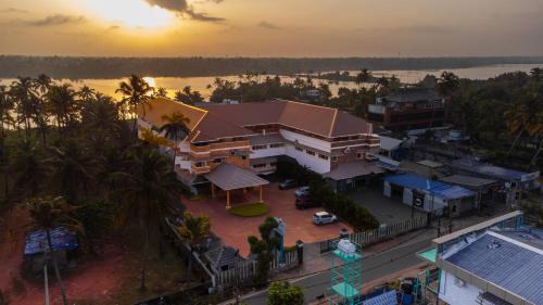 Vypin Hotel | Renai Blue Waters Cherai