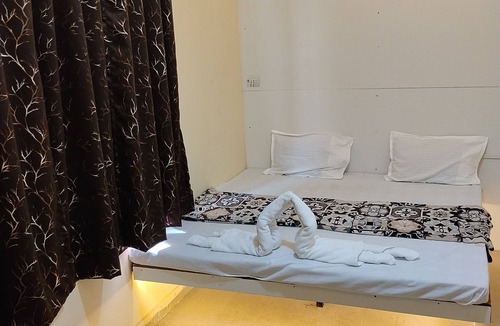 Sindhi Camp House | Rest Point