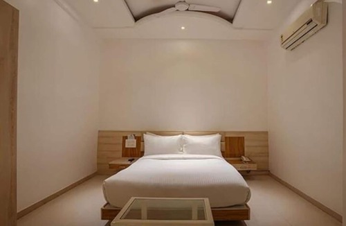Kadachiwadi Hotel | Rester Select Chakan