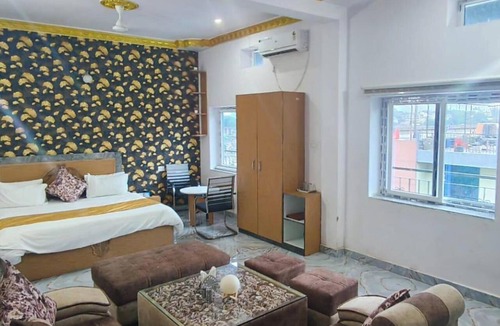 Daltenganj Hotel | River View Resort