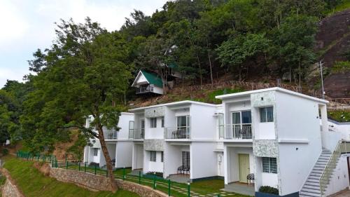 Peermade Resort | Rock N Brook Resort Kanthalloor